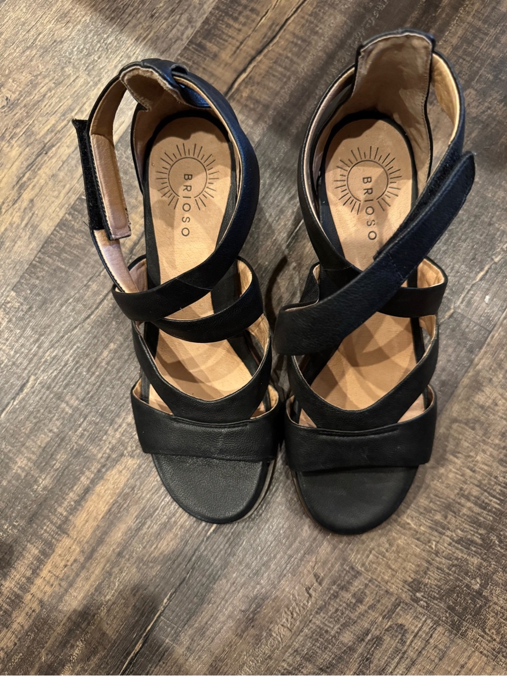 Brioso Black Strappy Leather Women's Sandals